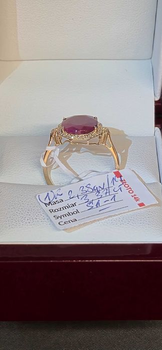 Pierścionek Ze Złota Diamentami Naturalnymi i Rubinem