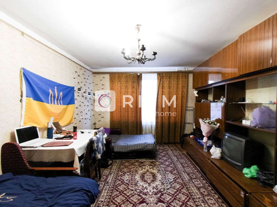 Продається 2-кімнатна квартира на проспекті Молоді!