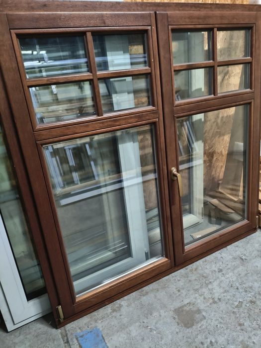 Okno powystawowe drewniane