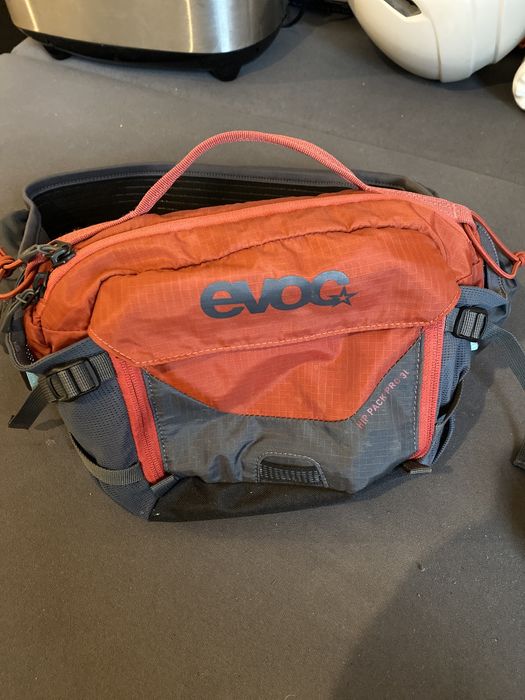 EVOC Hip pack pro 3l