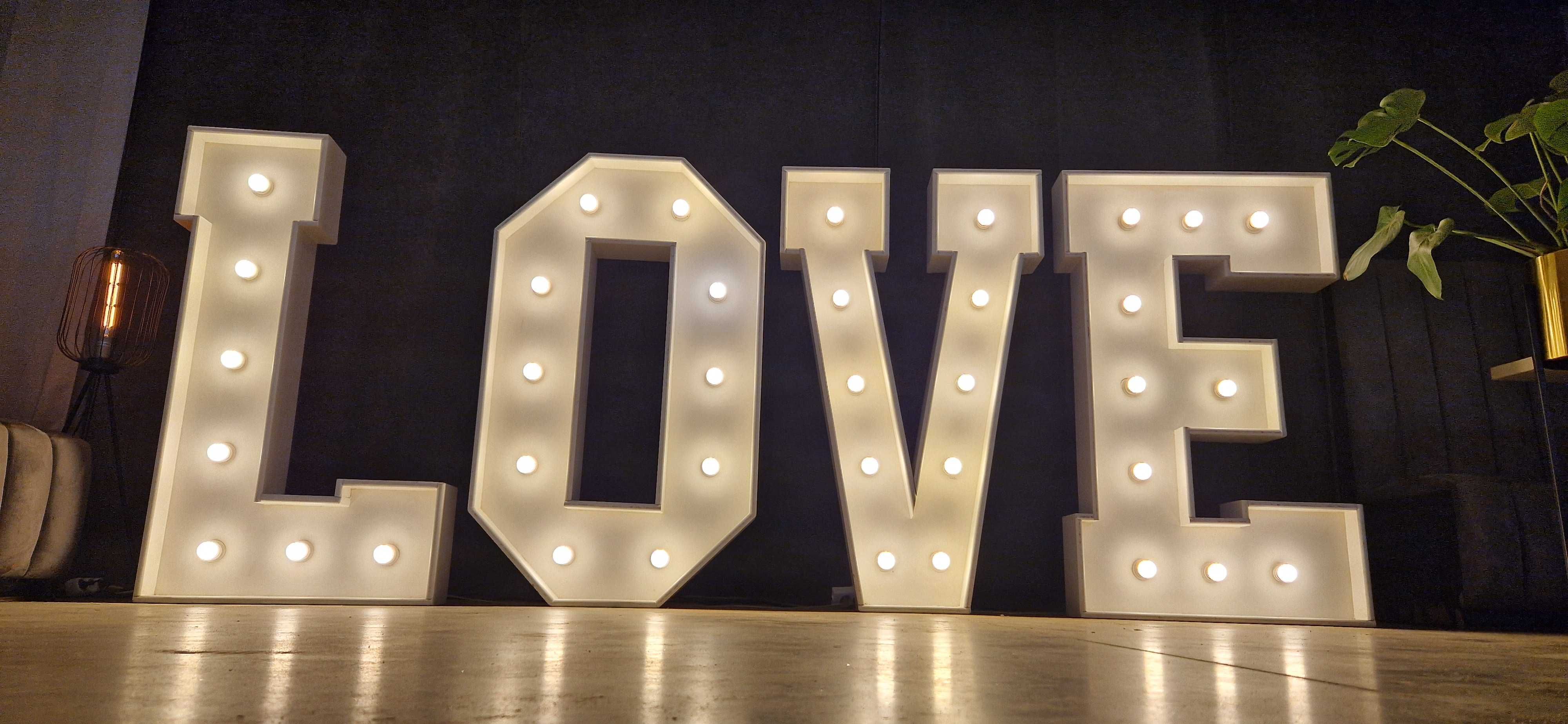 Na wynajem duży napis LOVE, 118cm, Klasyczny
