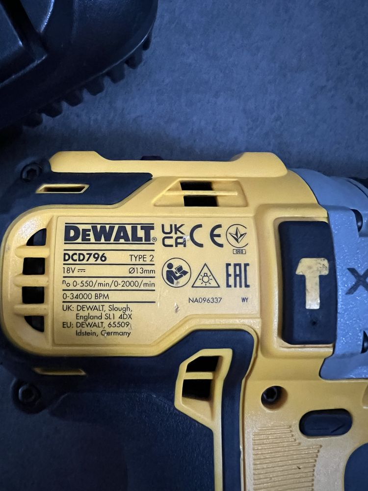 Безщітковий Акум.Ударний шуруповерт Dewalt DCD 796