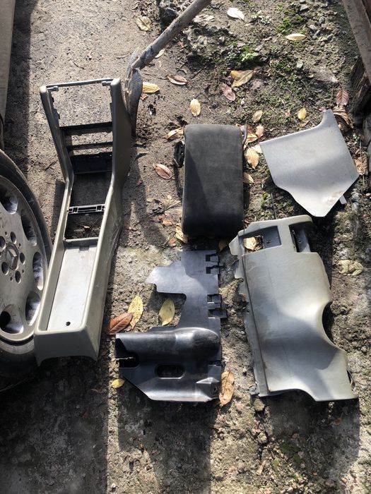 Запчасти w124 накладки на пороги