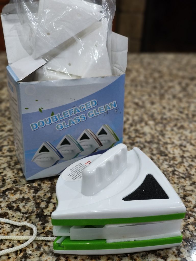 Limpa vidros com íman novo