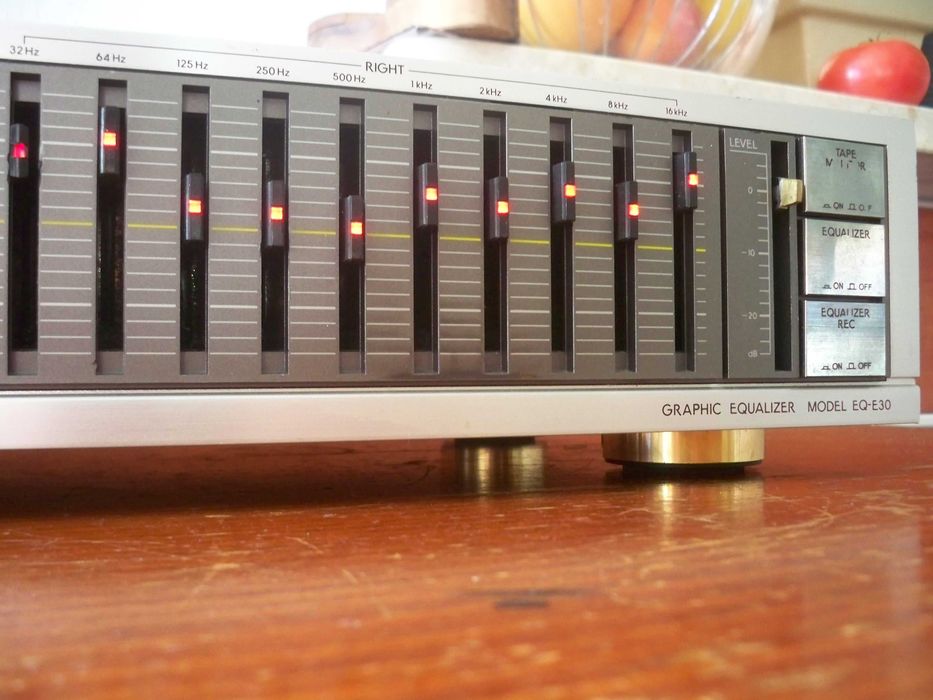 korektor equalizer Toshiba EQ-E30 (jak Pioneer SG-540 SG-550 SG-300)