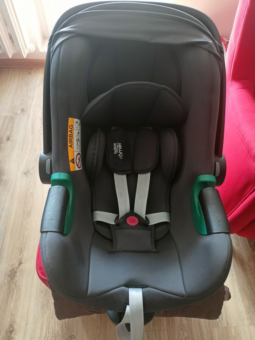 Fotelik z obrotową bazą Britax Romer Baby Safe