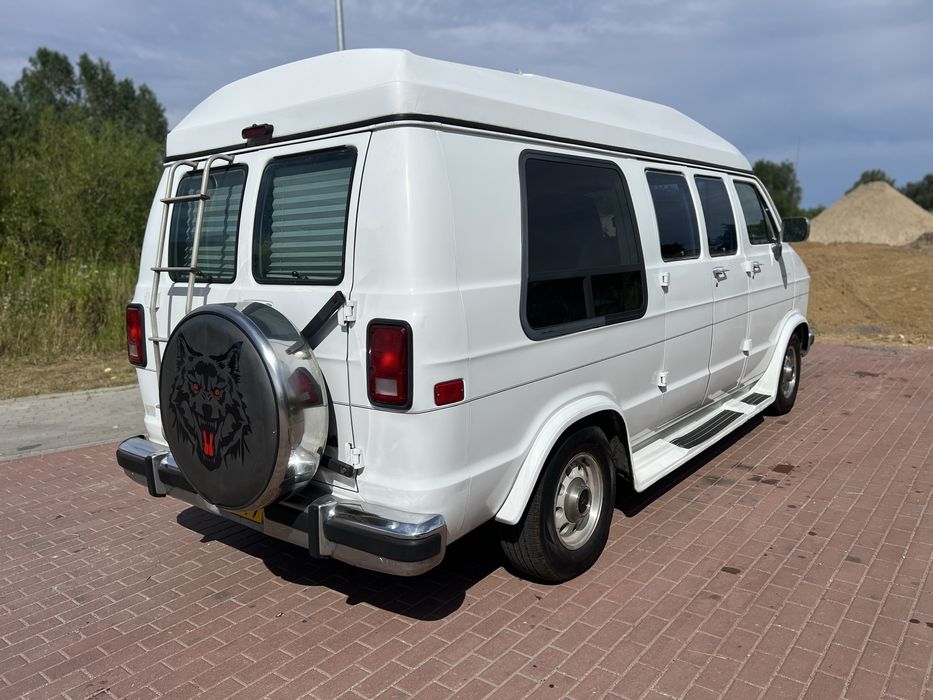 Dodge RAM 350 7 osob salonka kamper youngtimer zabytek zamiana