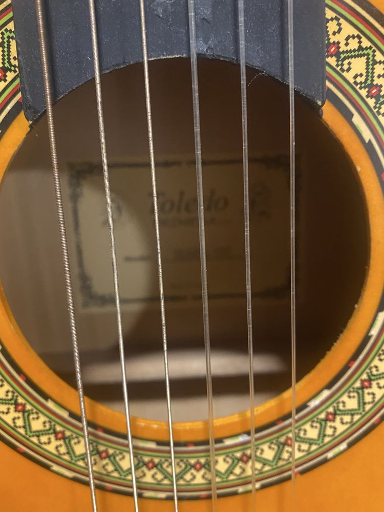 Guitarra classica 3/4 com capa e palhetas