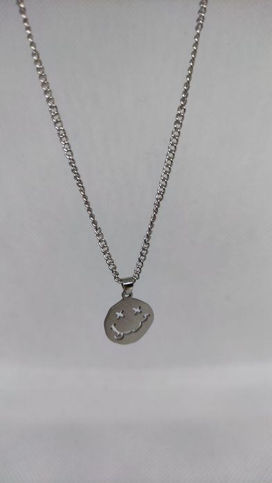 Colar Nirvana Smiley Face NOVO