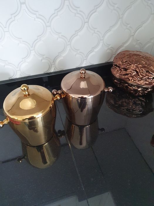 Wiaderko termiczne na lód cooler w kolorze miedzi. Długo zachowuje lód