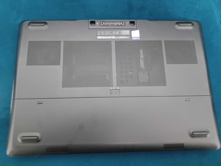 Laptop Dell Precision 7720 17,3" Intel i7 6820HQ RAM 16Gb Nvidia P3000