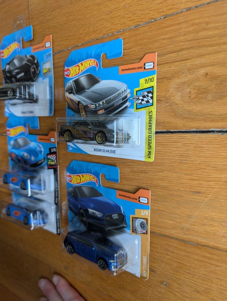 How Wheels - 1/64 Vário modelos ( Custo unitário por modelo)