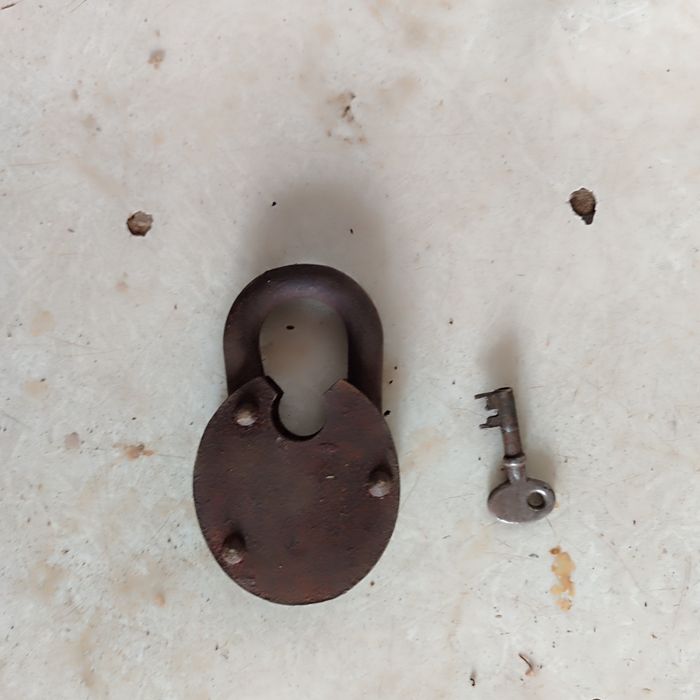 Стара колодка з ключем