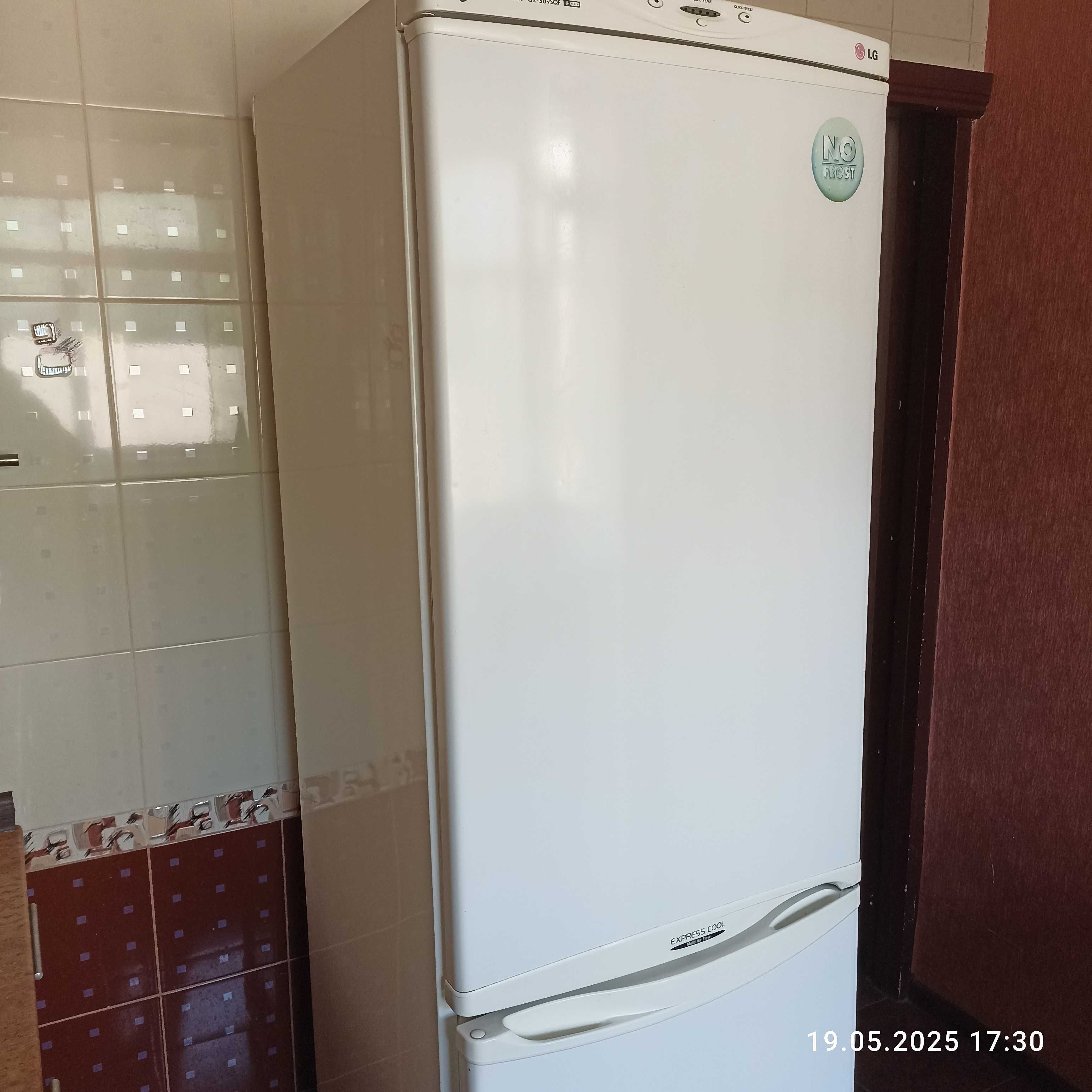 Холодильник  великий LG