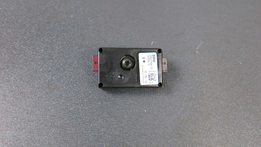 BMW 3 F30 moduł wzmacniacz antenowy anteny