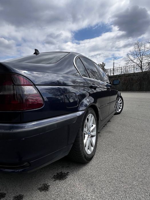 BMW 325i рейстайлинг