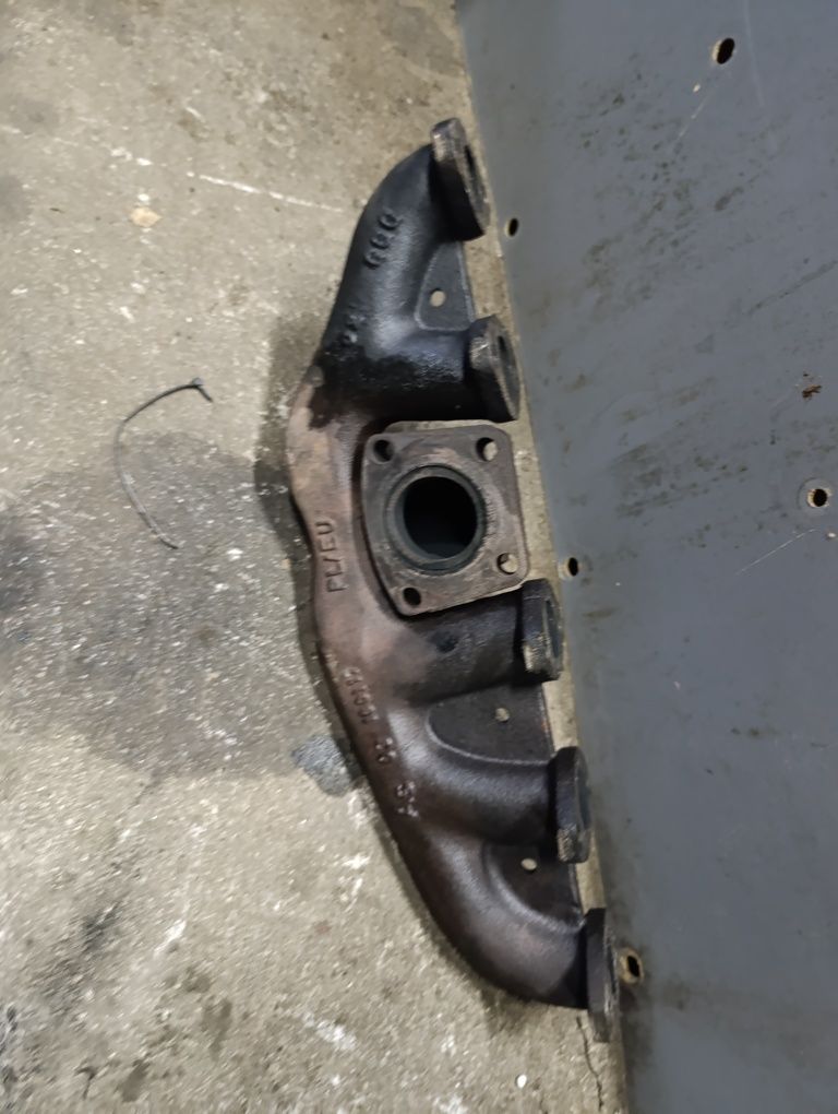 Kolektor wydechowy VW t5 2.5TDI AXE AXD