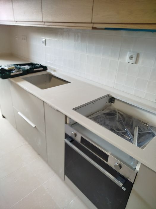 Fabricamos tampos de bancada de cozinha sob medida