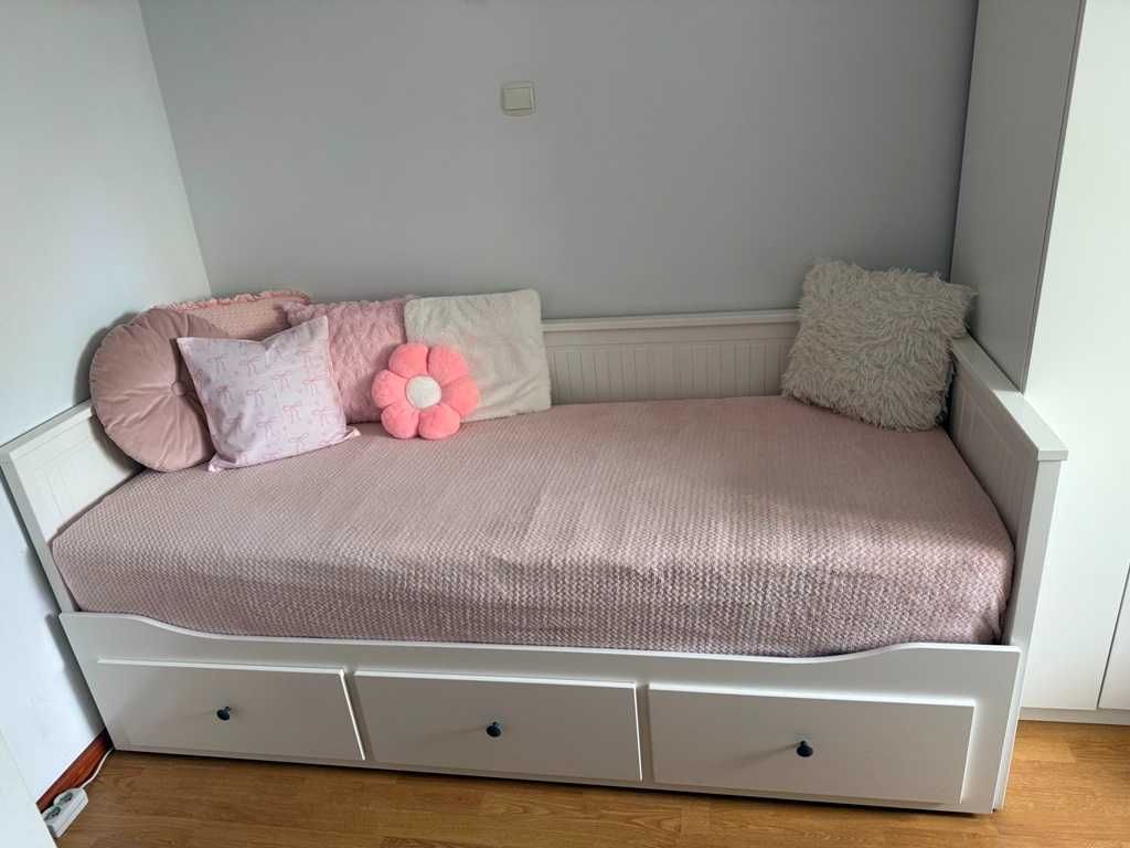 Łóżko IKEA Hemnes, rozkładane z 2 materacami i szufladami