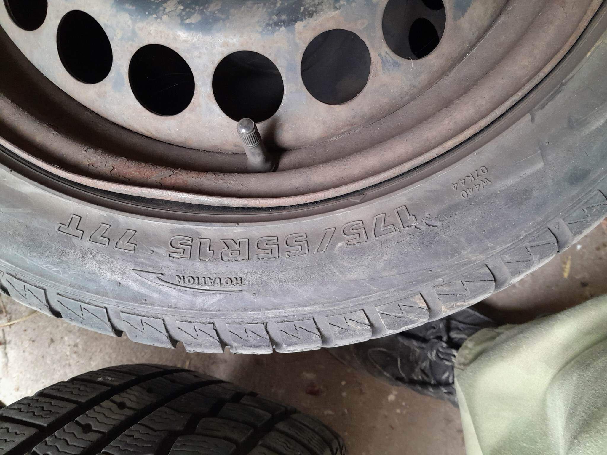 Koła samochodowe  zimowe 4 sztuki komplet 175/55 R15