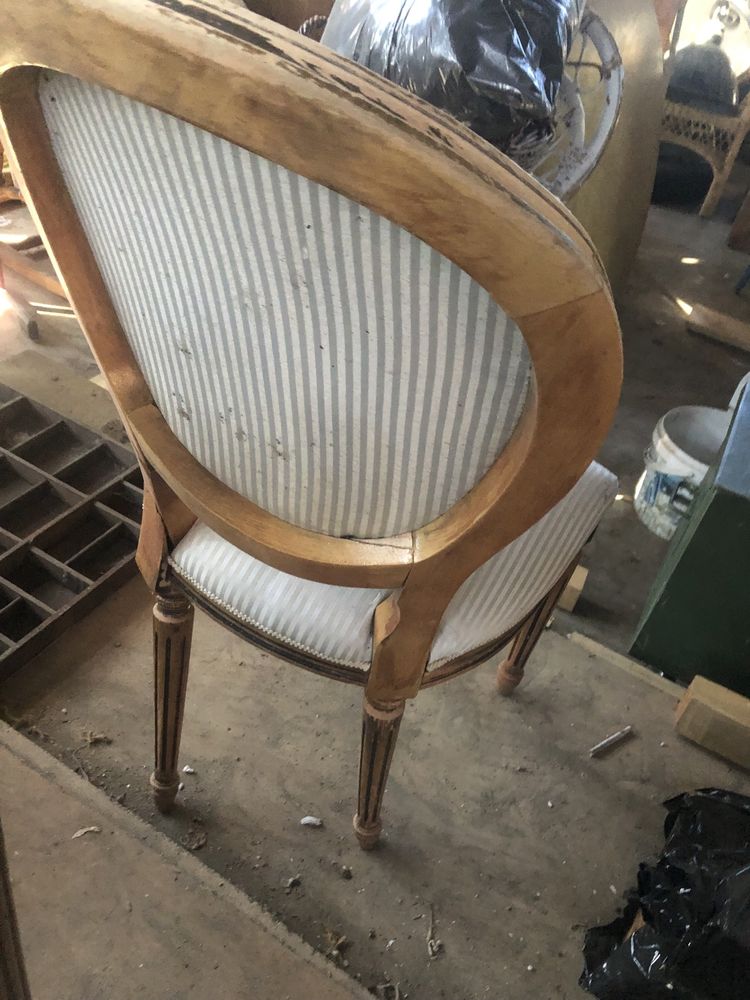 Krzesło do renowacji wyłamania noga