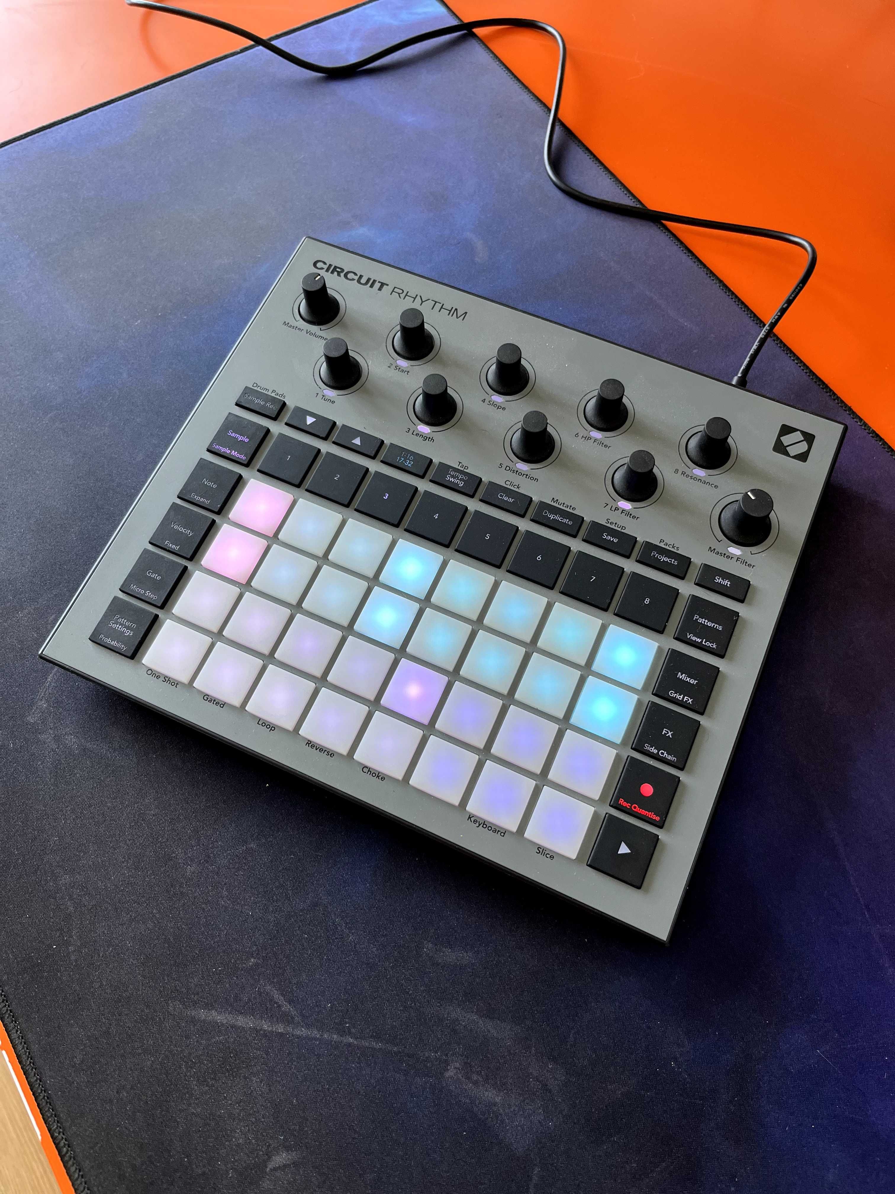 Novation Circuit Rhythm - Como Nova + Cartão SD - Oportunidade Única!