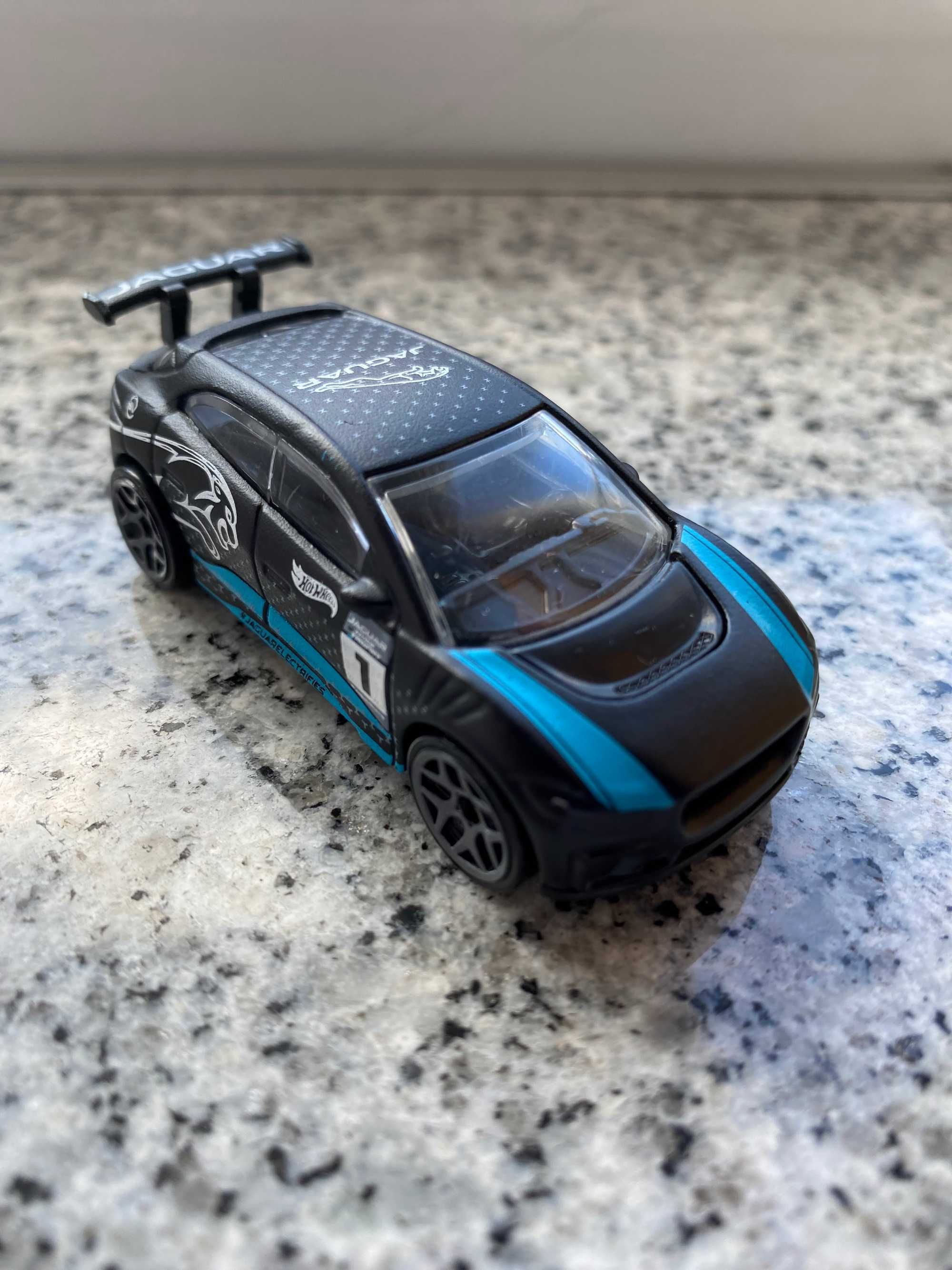 Hot Wheels - "Jaguar I-Pace eTrophy"