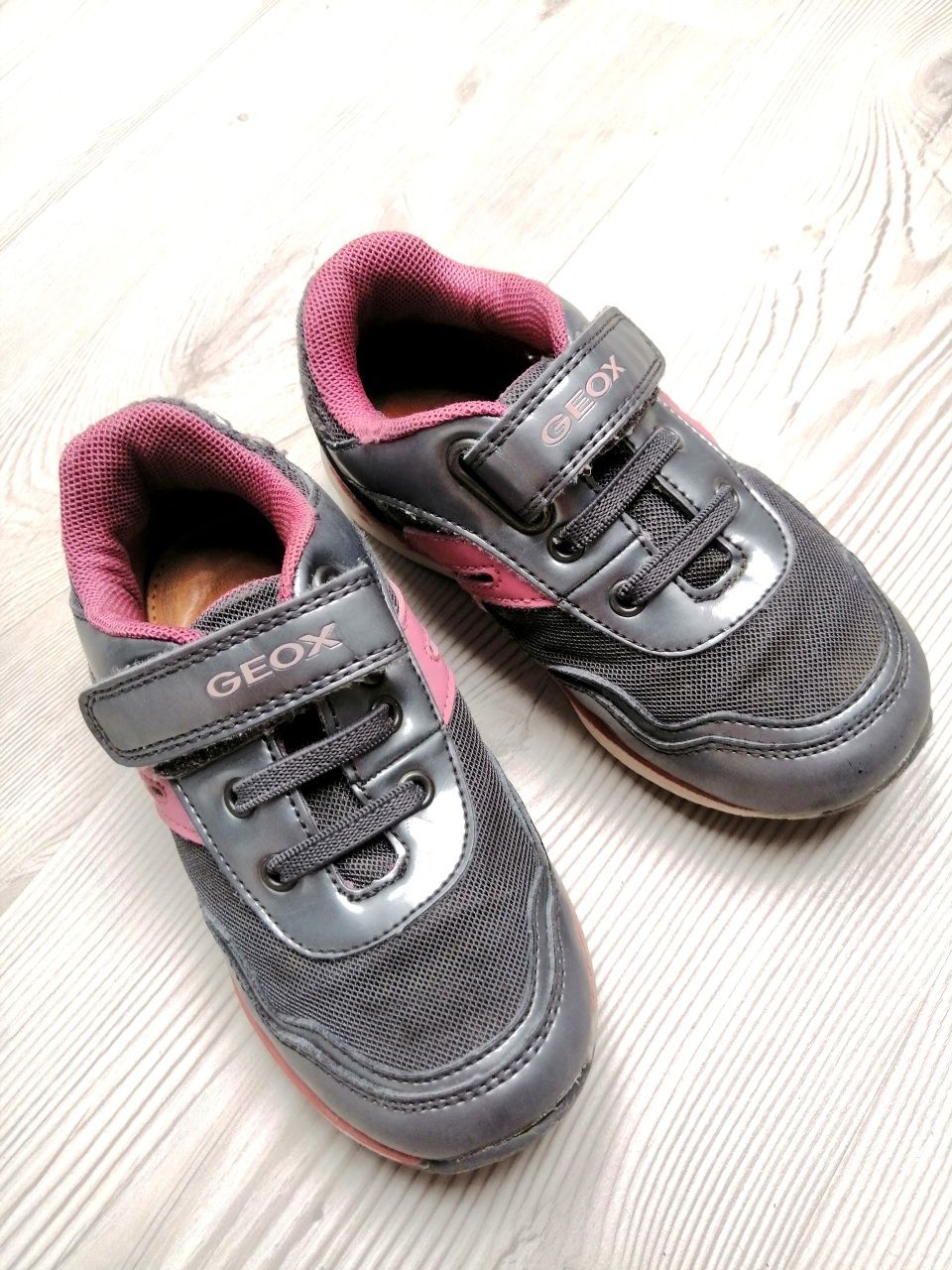 Sportowe buty Geox w r. 26 wkł. 16 cm.