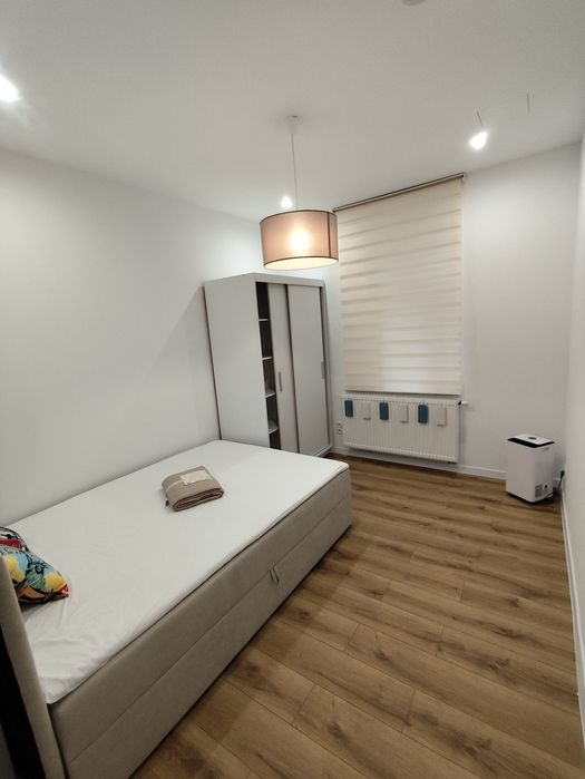 Apartament 2 pokoje, stare miasto, ogrzewanie i ciepła woda miejska.