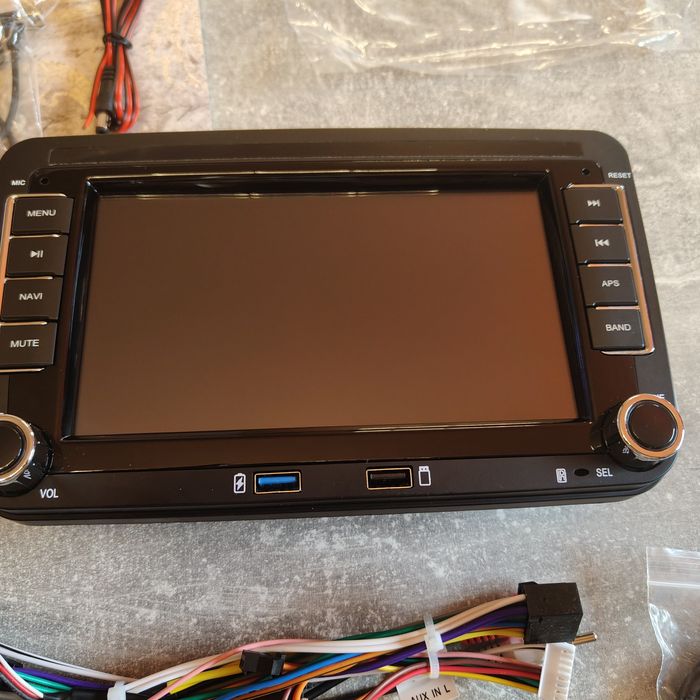 Radio car multimedia player  GPS , kamera  pamięć 1/32gb