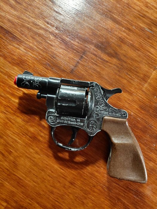 Револьвер Gonher полицейский 8-зарядный(игрушка)