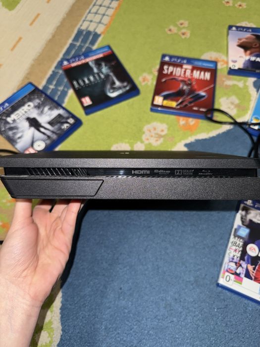 PS 4 , 872,8 GB ;SLIM