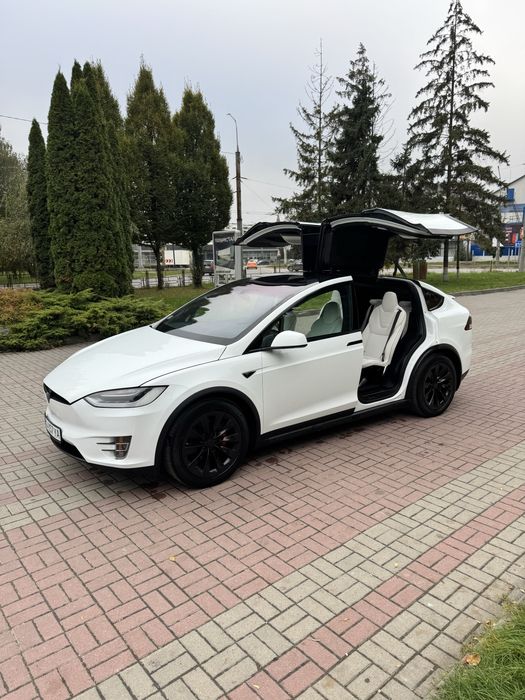 Пподам Tesla Model X