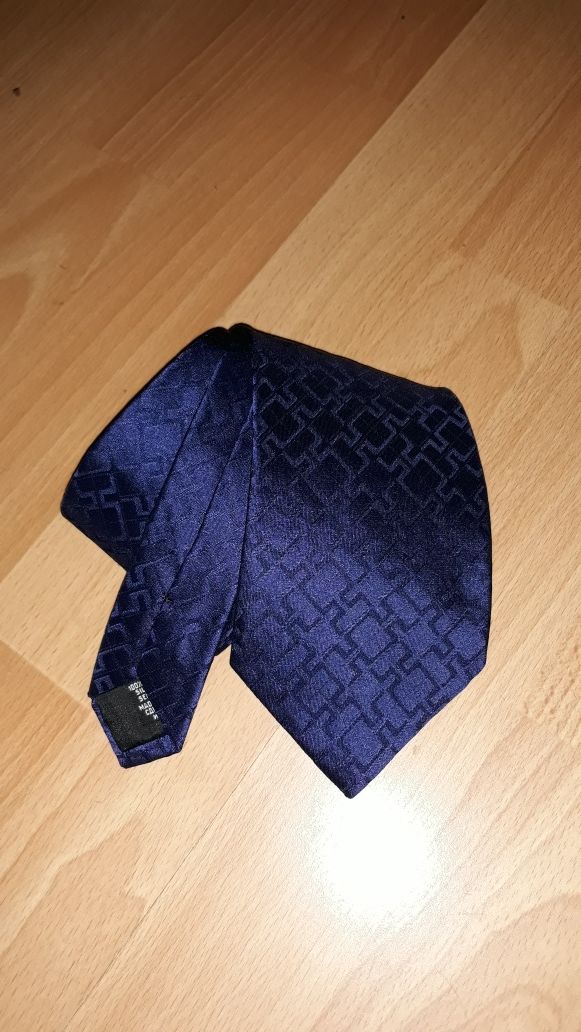 Продам галстук Hugo Boss шелк