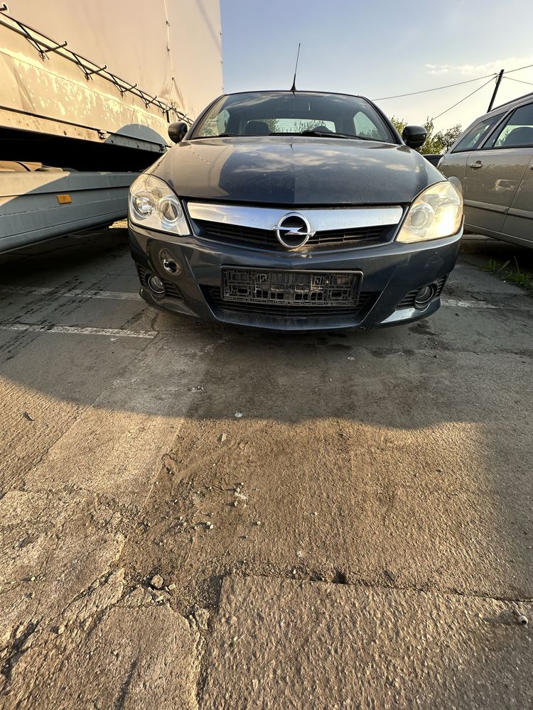 Opel Tigra B Z13DT Cabrio na części 1.3 Tigra B wszystkie części