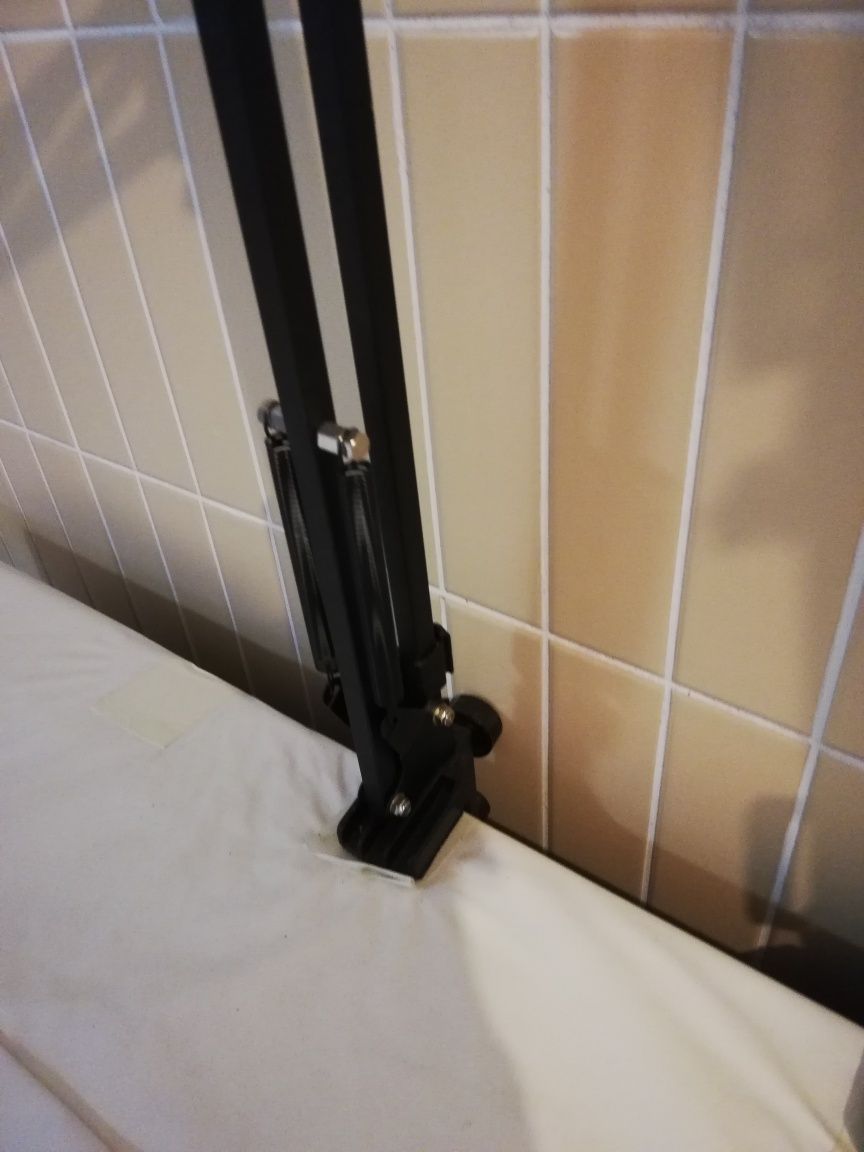 Tripé articulado de mesa para smartphone ou tablet