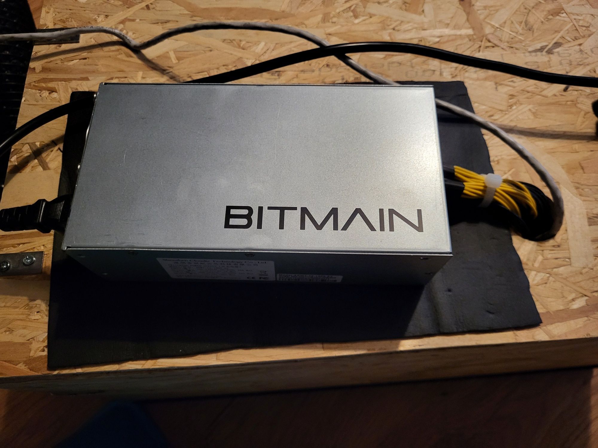 Antminer S9 como nova, fonte 1800w