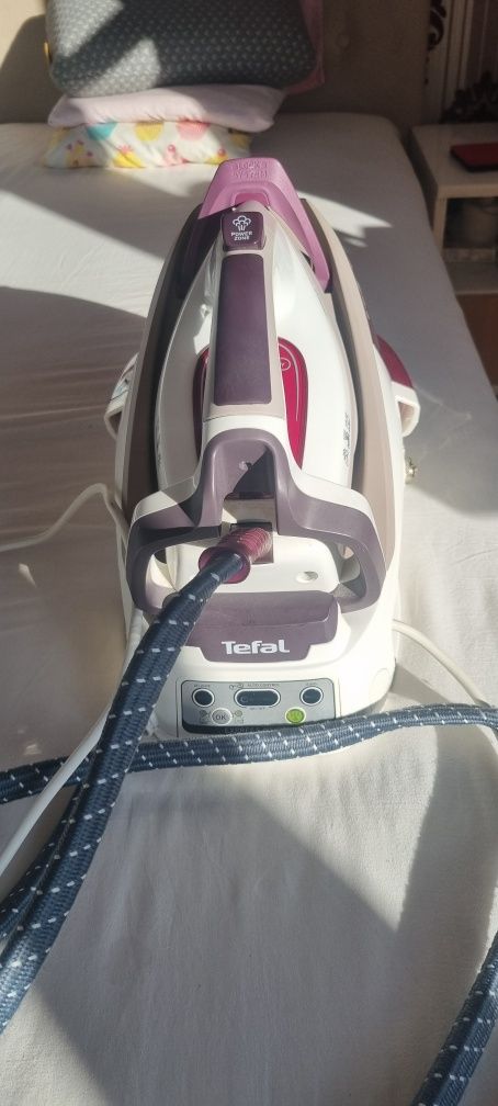 Żelazko z generatorem pary Tefal GV7781