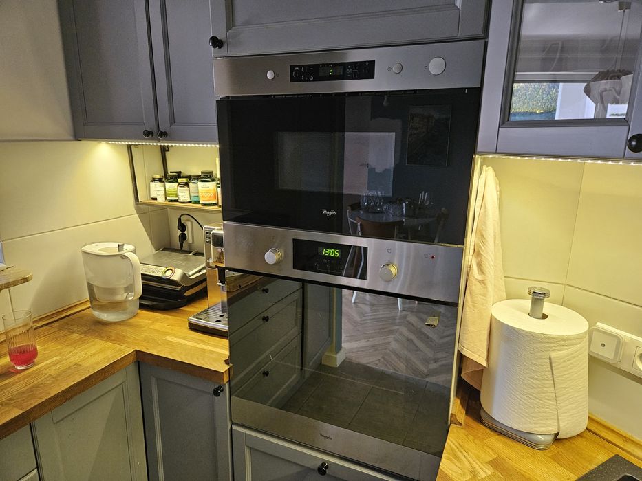 Kuchenka mikrofalowa do zabudowy Whirlpool  piekarnik gratis