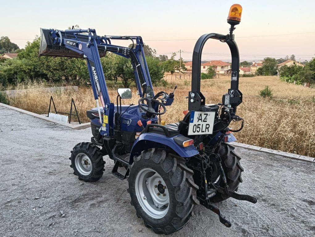 Trator 4x4  c/ frontal