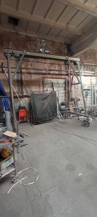 Suwnica bramowa jezdna 2.5 t