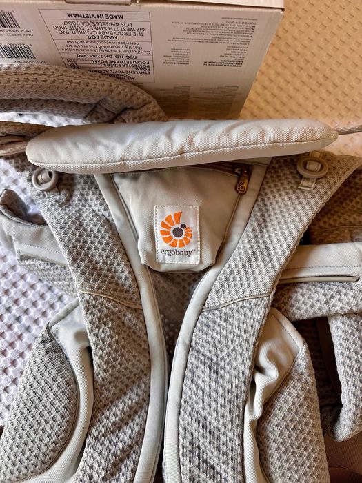 Ergobaby omni breeze como novo