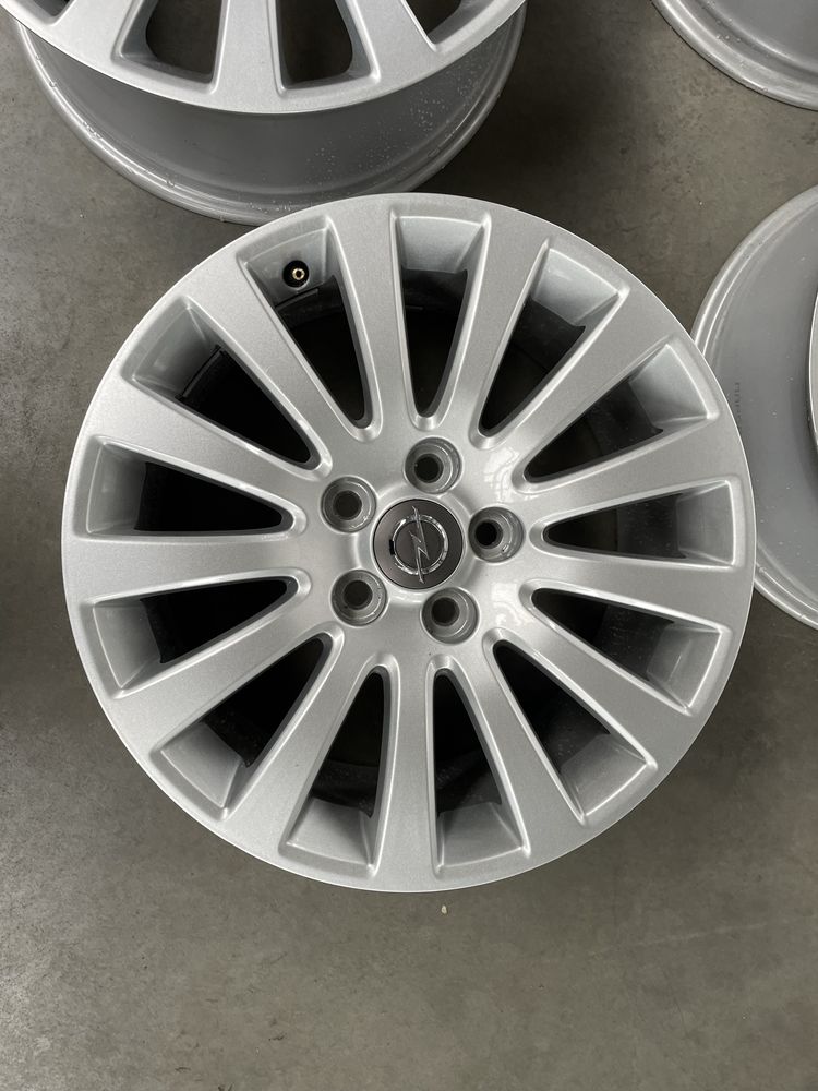 Felgi kola opel insignia 18 cali 5x120 et41 8j super stan oryginalne