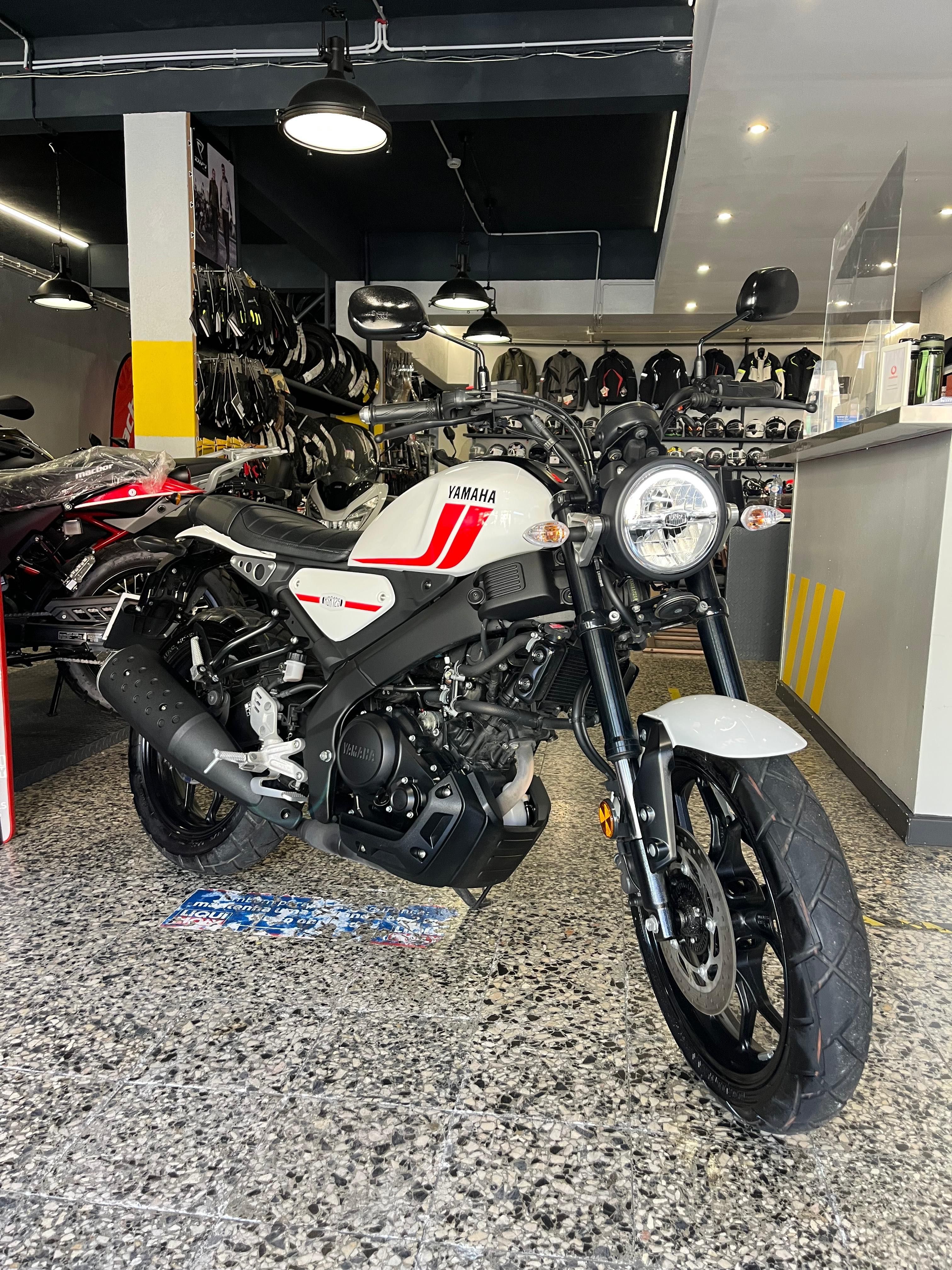 Yamaha XSR 125 de 10/2024 Como Nova 3462 Kms Garantia Yamaha