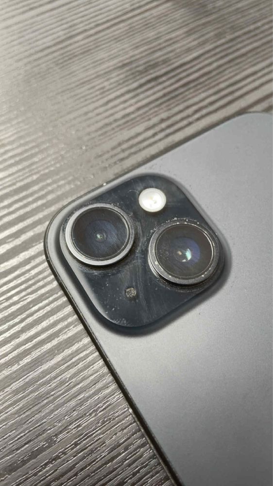 Iphone 15 128gb 88% baterii