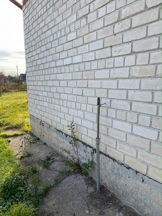 Будинок на обжитій вулиці у Буцневі на дачах