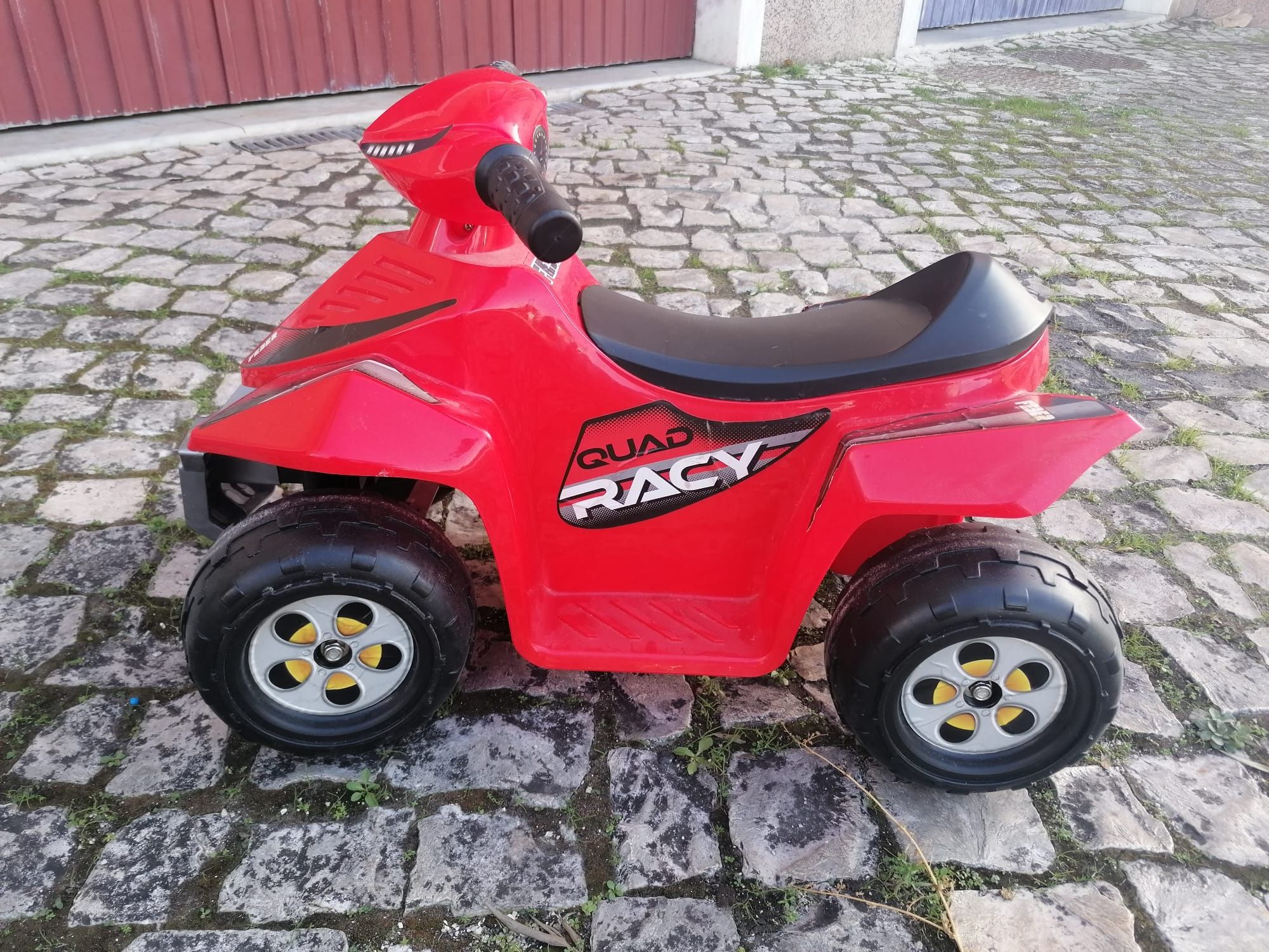 Moto 4 Elétrica Quad Racy Feber 6V 18M+