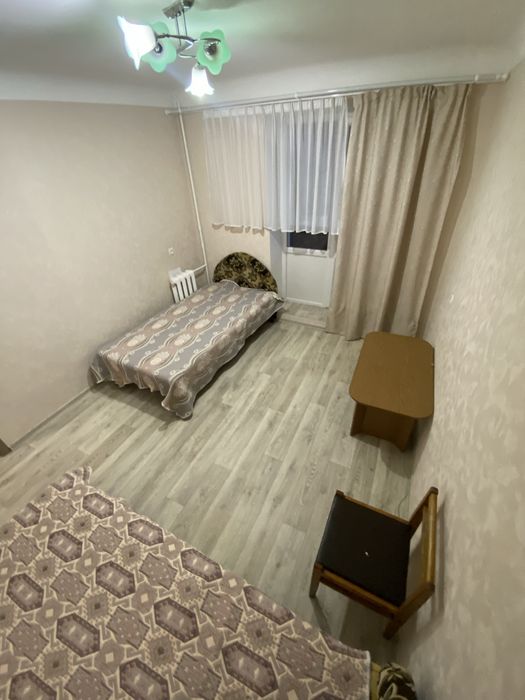 Центр! Трикімнатна покращеного планування з ремонтом. Сертифікат.