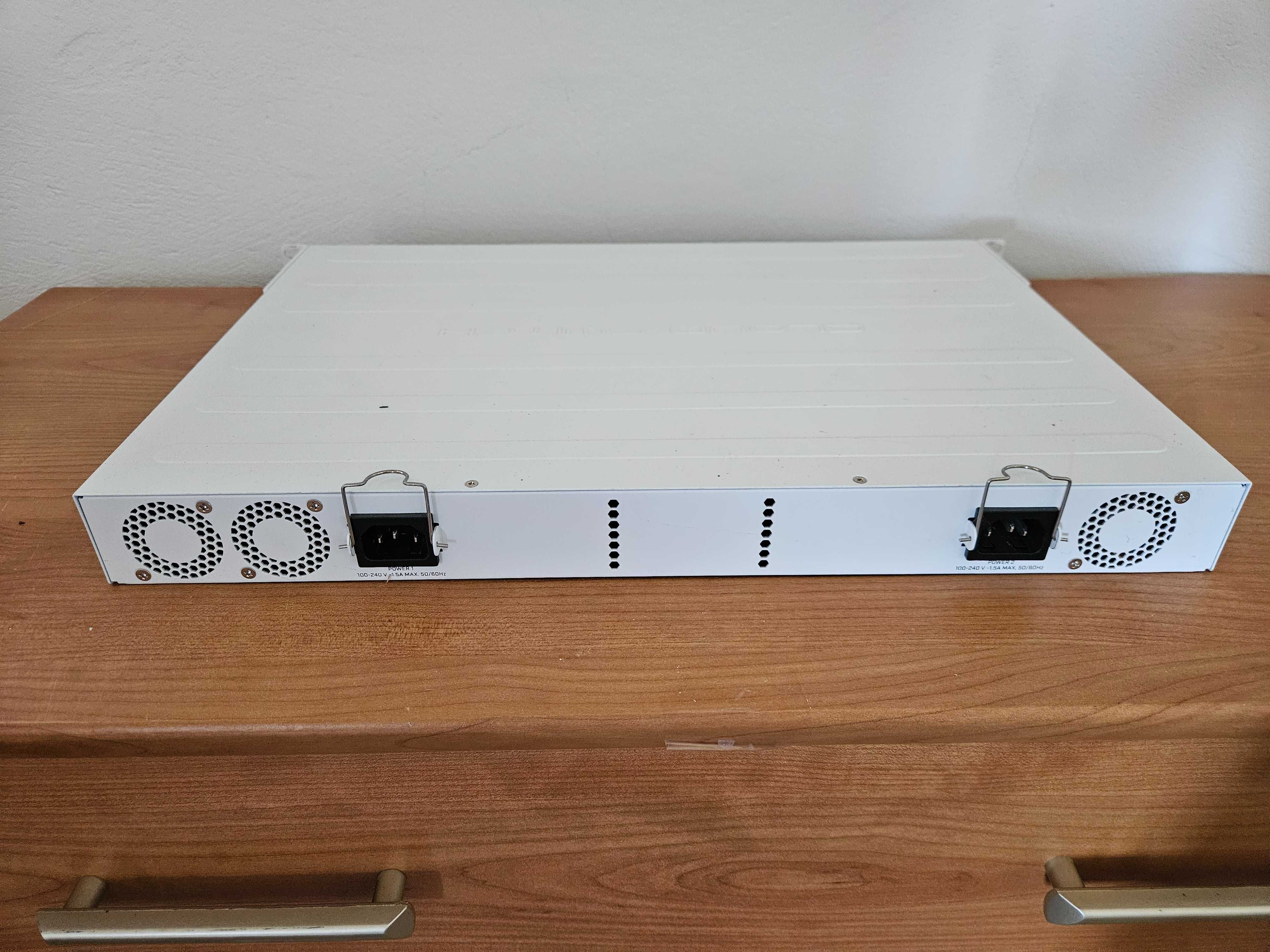 Mikro Tik CRS354-48G-4S+2Q+RM