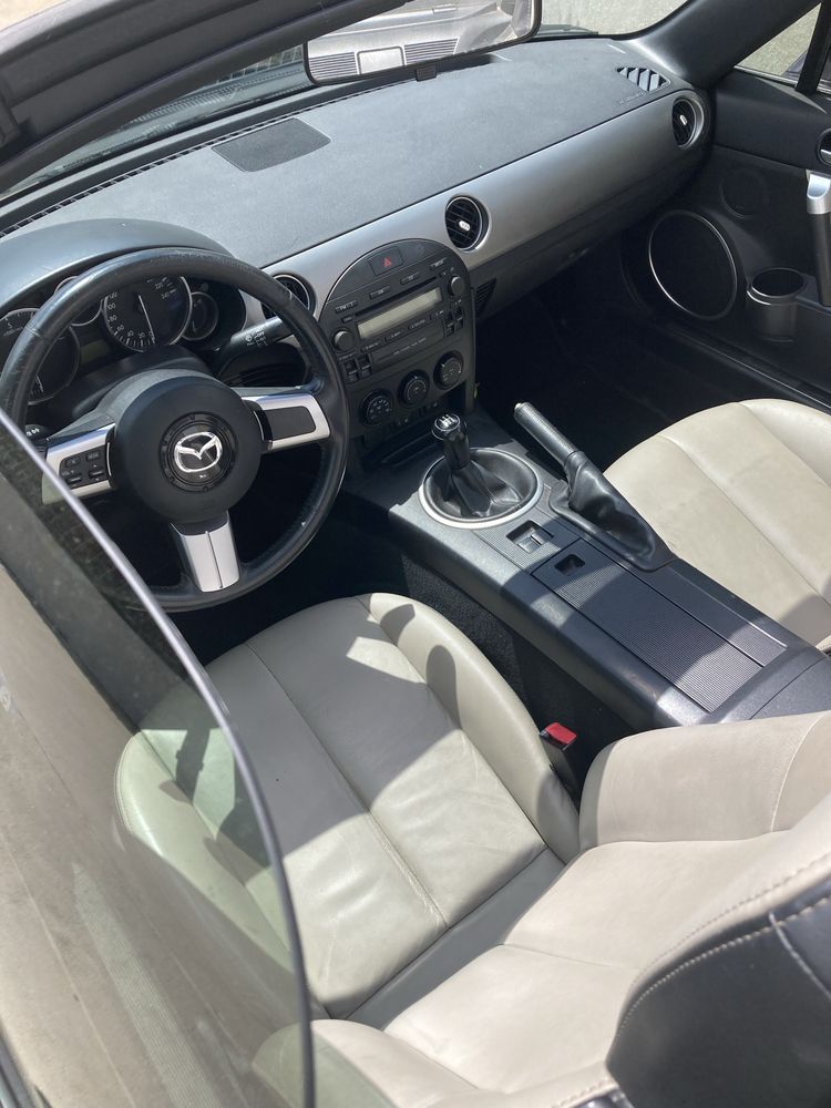 Mazda MX-5 Miata Roadster 07